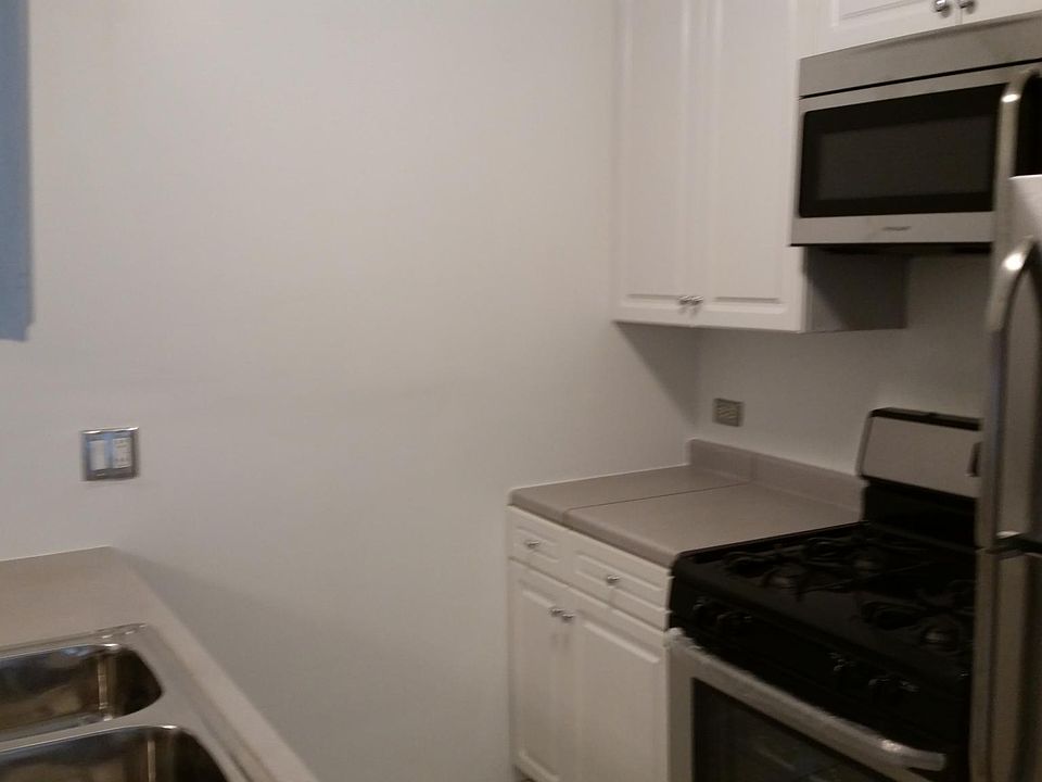 1st image of 2630 Woodview Ct #1