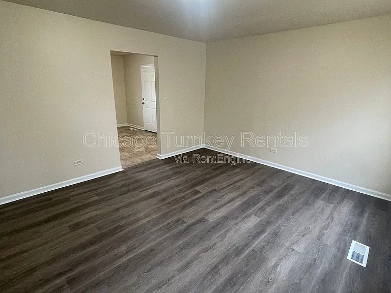3900 171st St — Photo 6