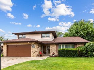8531 Broadmoor Dr, Palos Hills, IL