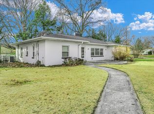 303 Elmwood Dr, Champaign, IL 61821