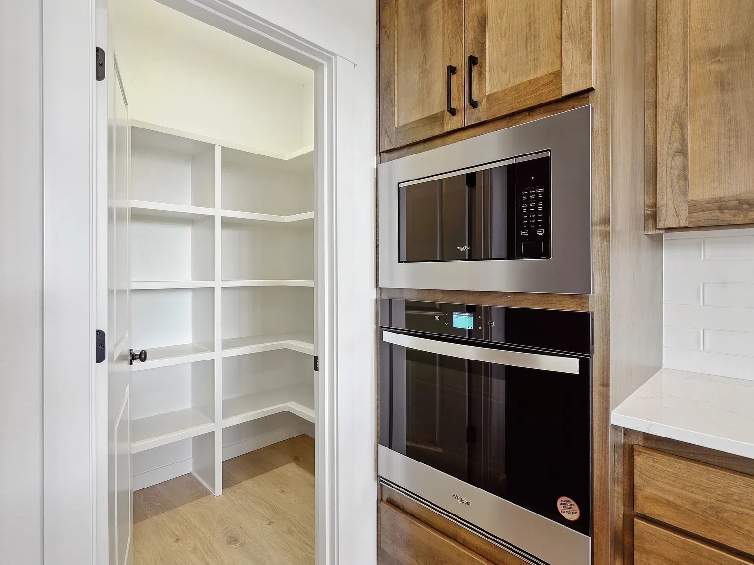 5 bed, 2.5 bath, 2242 sqft, $3,985 — Photo 4