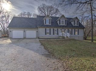 7795 Buttercup Rd, Weldon, IL 61882