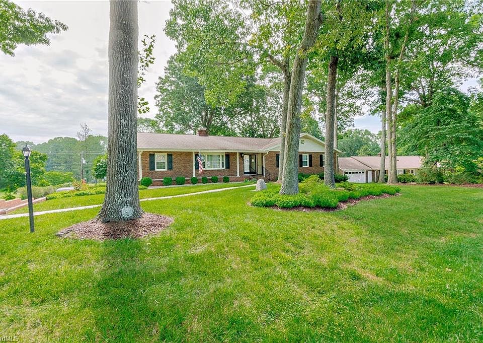 1st image of 4805 Forest Oaks Dr