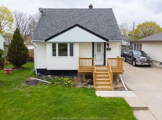 1951 Larkin Rd, Windsor, ON N8W 4G9