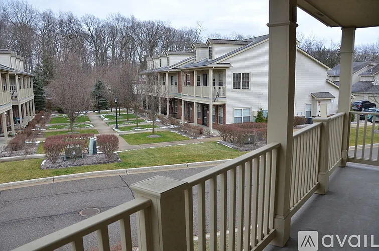 474 Village Dr — Photo 5