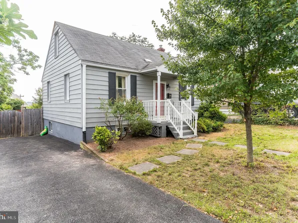 2441 S Lincoln St, Arlington, VA 22206