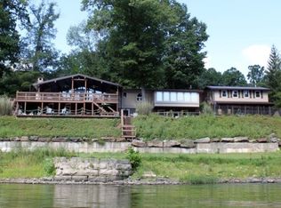 1060 River Dr, Franklin, PA 16323