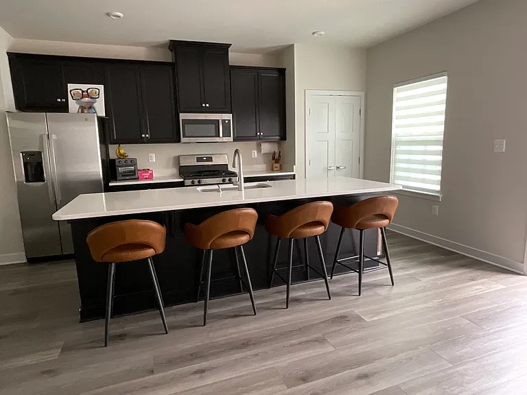 619 Fairmont Dr — Photo 3