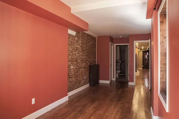 Rented by Evergreen Apartments BK | media 23