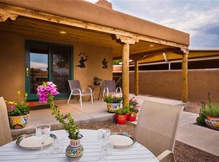 702 Calle Grillo, Santa Fe, NM 87505