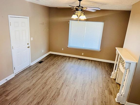 3rd image of 1625 Columbia St #1