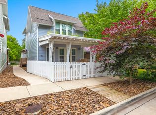 954 S College Ave, Fayetteville, AR 72701