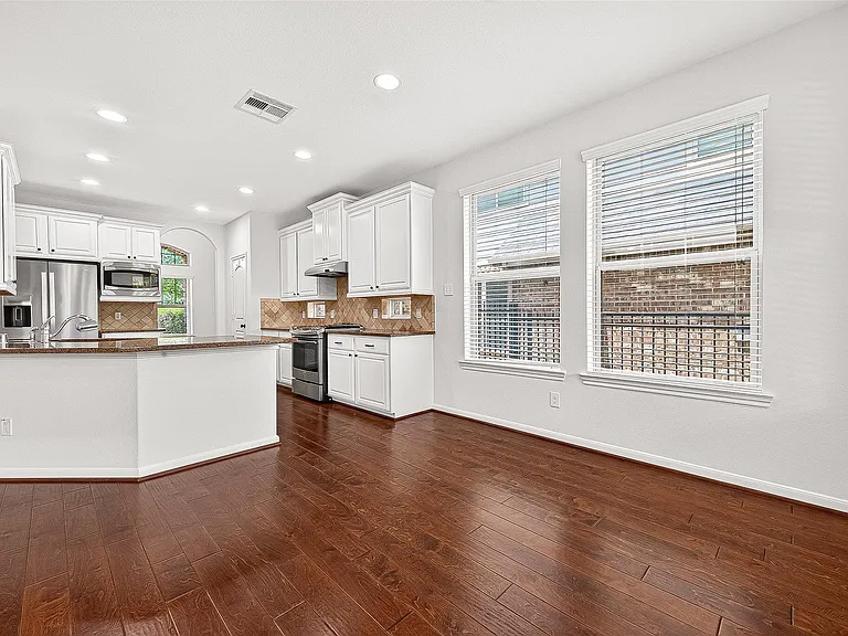 138 S Sawbridge Cir — Photo 8