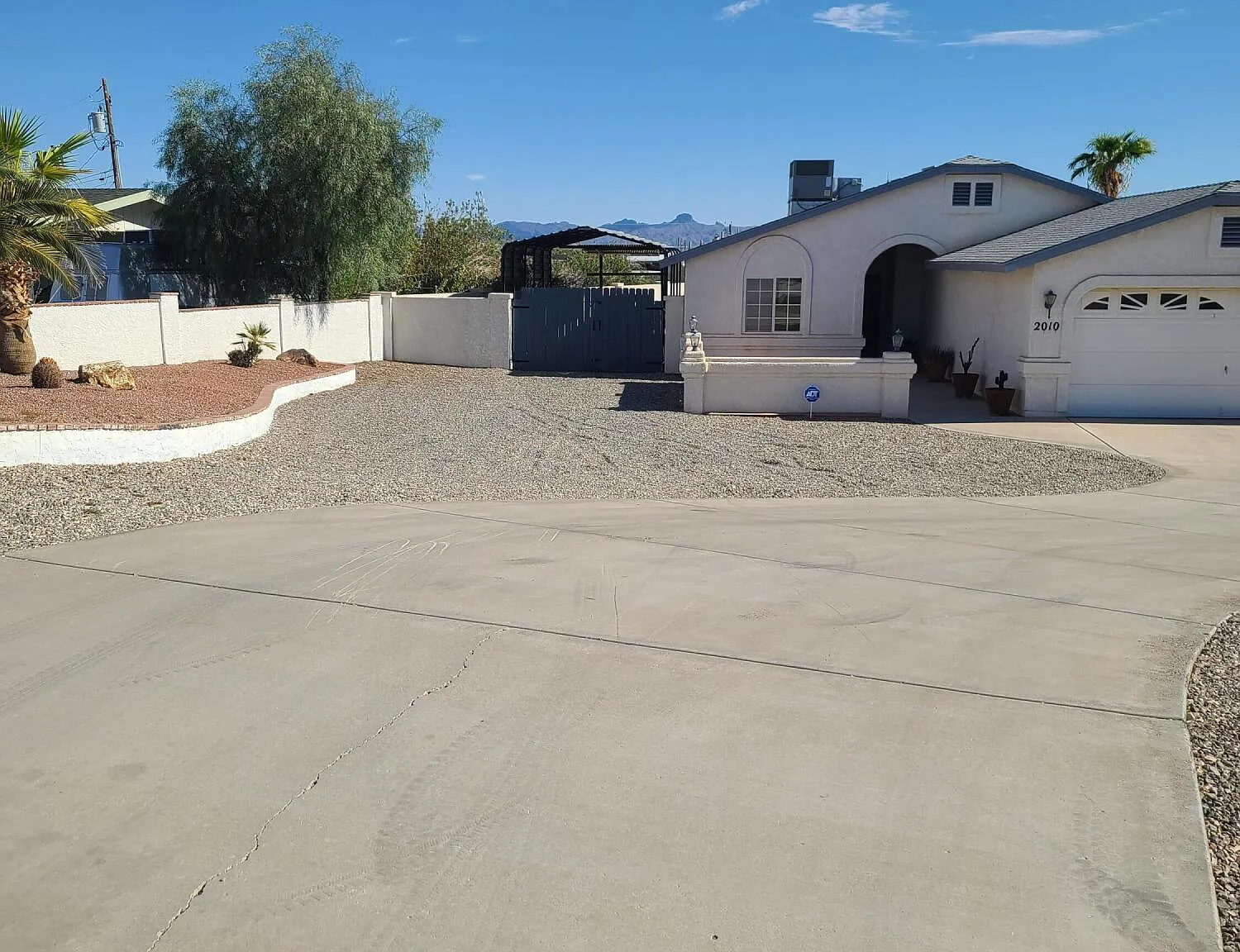3 bed, 2.0 bath, 1406 sqft, $2,500 — Photo 2