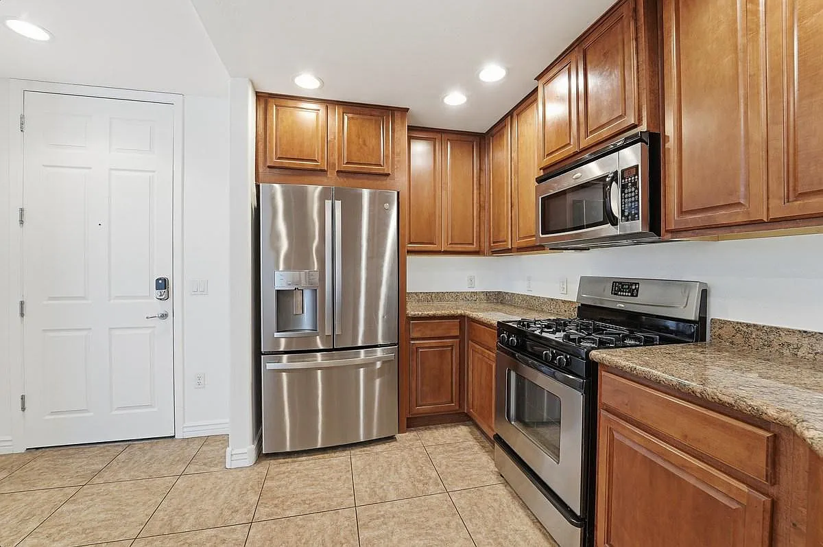 Building Photo - 5450 E Deer Valley Dr #2210