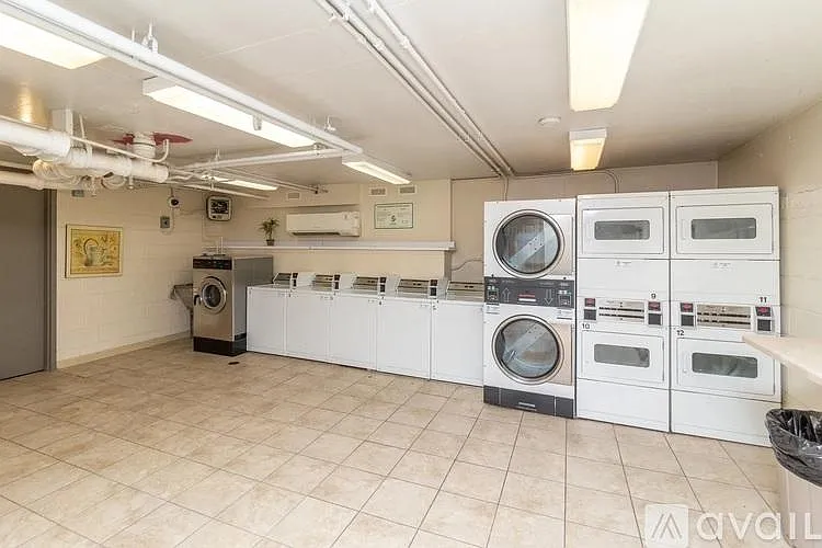 1340 N Dearborn St #5F — Photo 16
