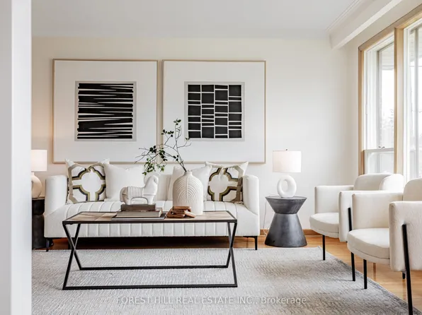 105 Crestwood Rd, Vaughan, ON L4J 1A7