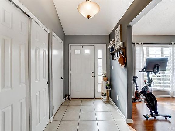 3rd image of 405 Pebble Ct