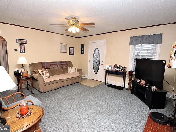 5th image of 309 Pangborn Blvd