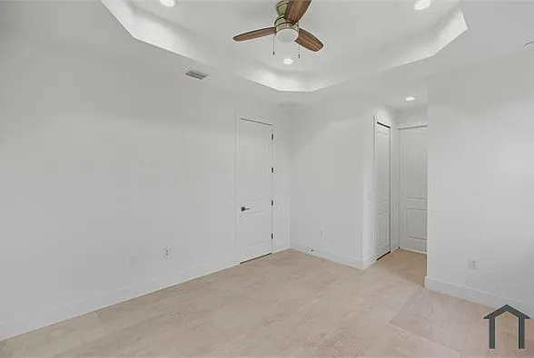 211 NW 25th Ave — Photo 34