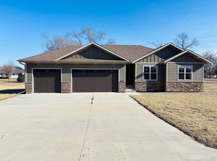 2500 Avenue B, Hawarden, IA 51023