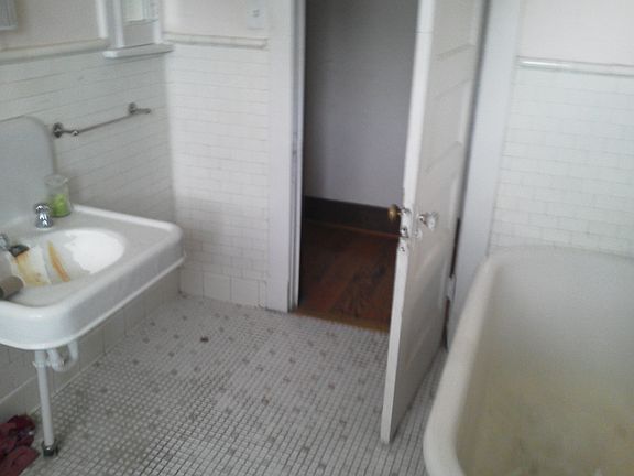 4th image of 416 W North St APT 4