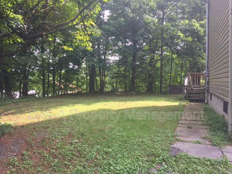 2 bed, 1.5 bath, 1096 sqft, $1,550 — Photo 4
