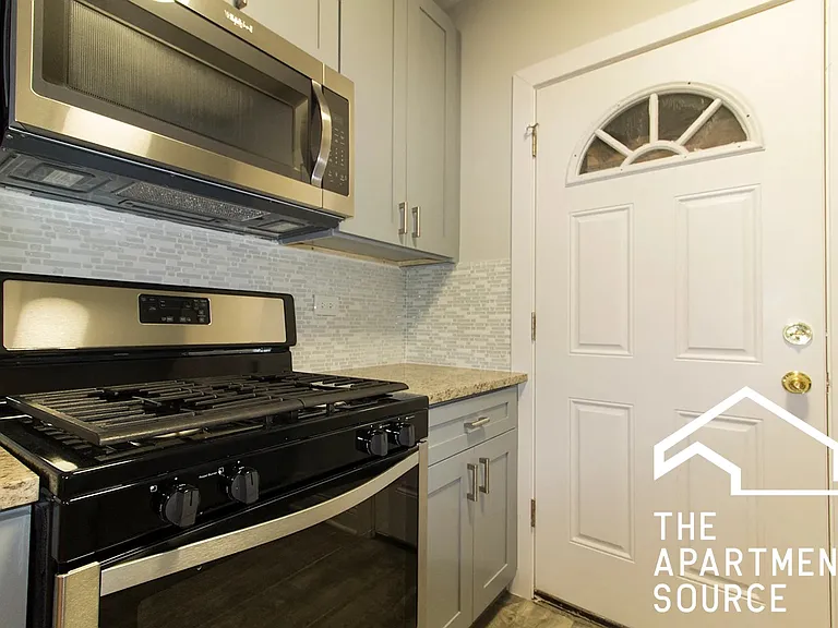 2765 N Kilbourn Ave #3 — Photo 1