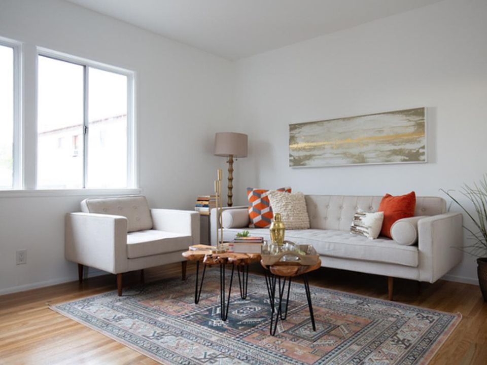 Living room (staged)