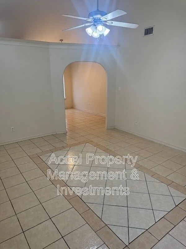 1 bed, 1.0 bath, $700 — Photo 3