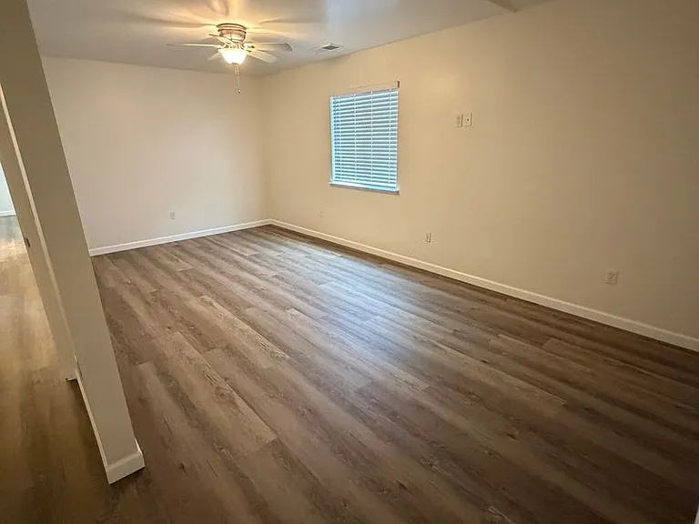 2892 Florence Ave — Photo 14