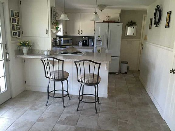 2nd image of 187 Sweetbriar Dr