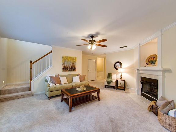 3rd image of 2546 Shinnecock Ct