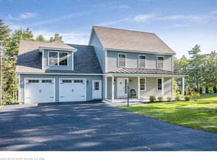 52 Hardy Rd, Falmouth, ME 04105