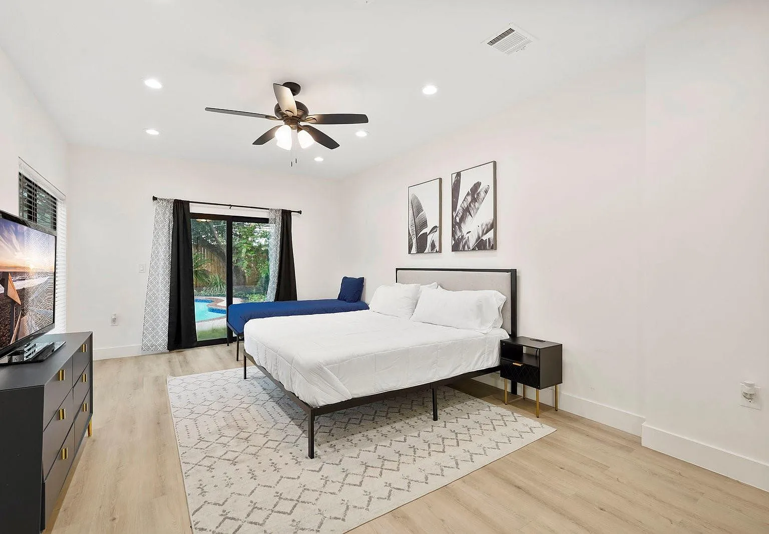 4 bed, 3.5 bath, 2489 sqft, $3,600 — Photo 3