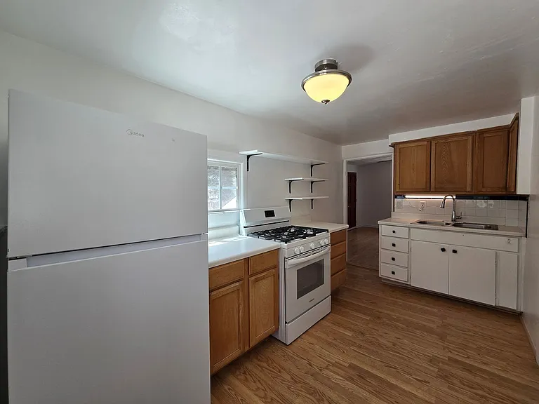310 Staab St — Photo 7