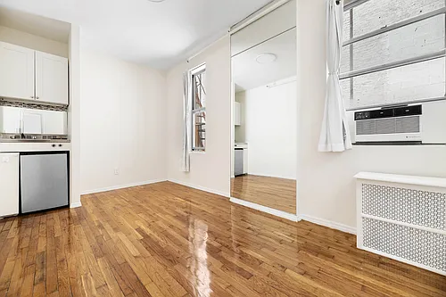 239 W 63rd St #6D Photo 1