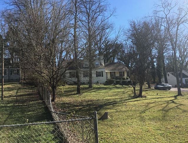 2nd image of 2600 Delrose Dr