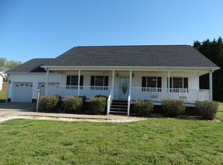 208 Timber Dr, Pickens, SC 29671