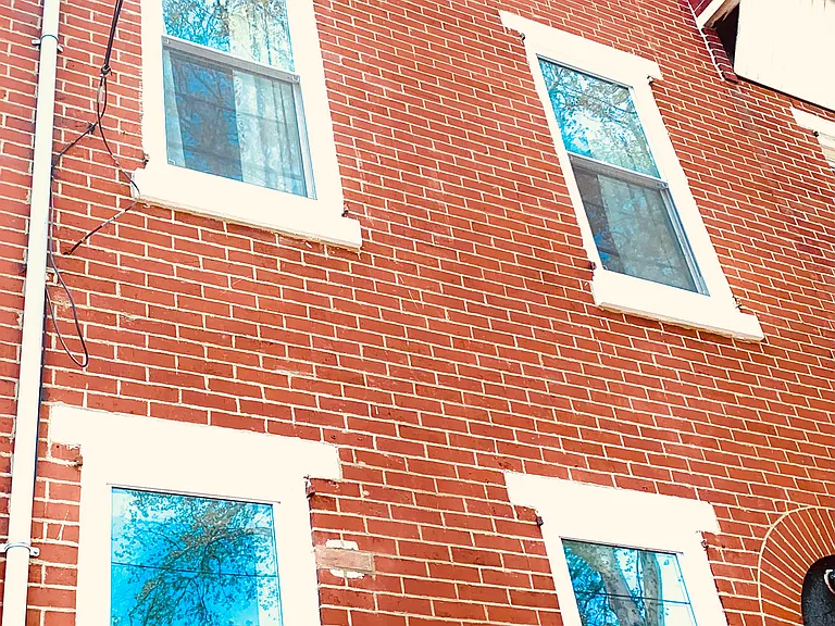 174 E Huntingdon St — Photo 4
