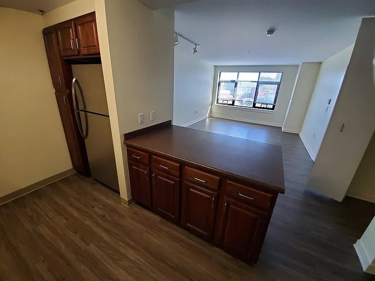 Rowe Apartments — Photo 13