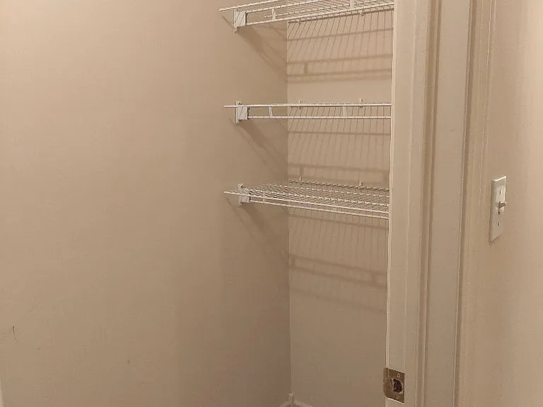 1058 Lexington Cir — Photo 15