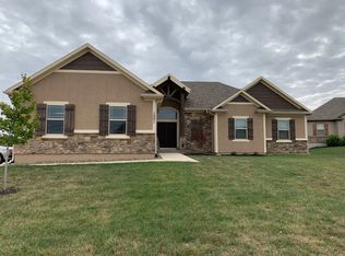 1201 SW Cardinal Ct, Oak Grove, MO 64075