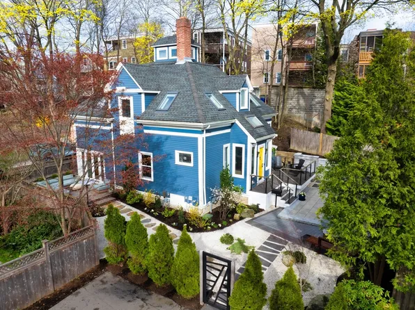 7 Stetson St, Brookline, MA 02446