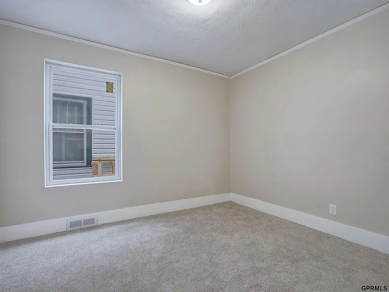 4413 Sprague St — Photo 6