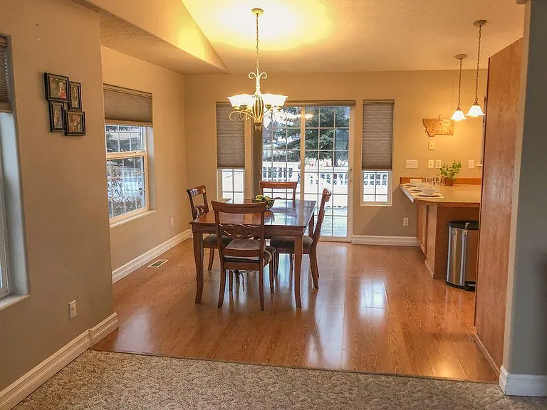 10 Bruyer Way — Photo 2