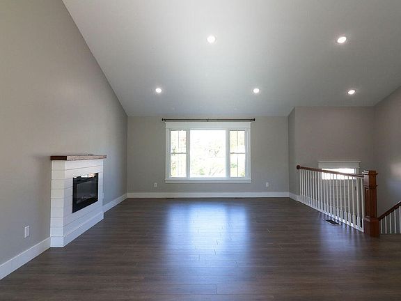 3rd image of 28 Emerson Road