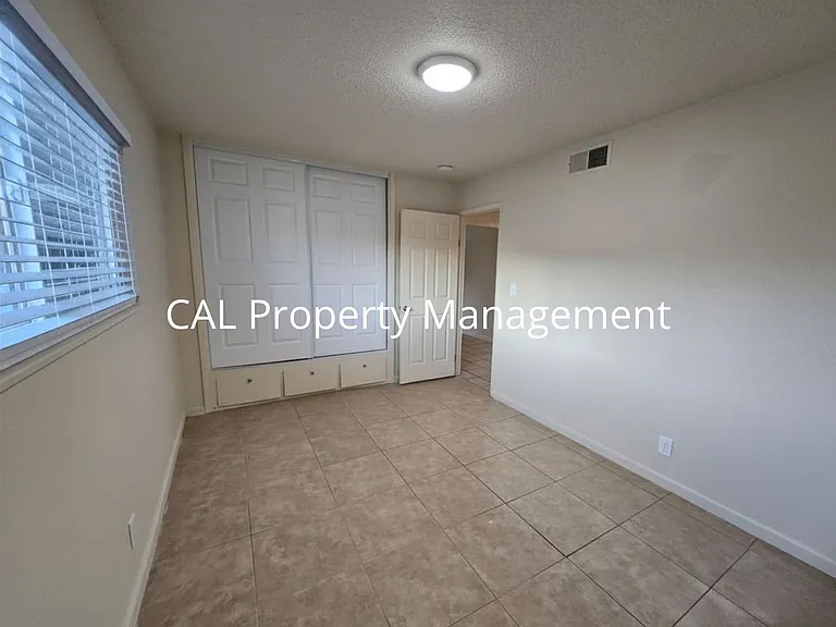 918 Illinois Ave — Photo 20