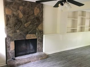 1124 Hip Pocket Rd, Peachtree City, GA