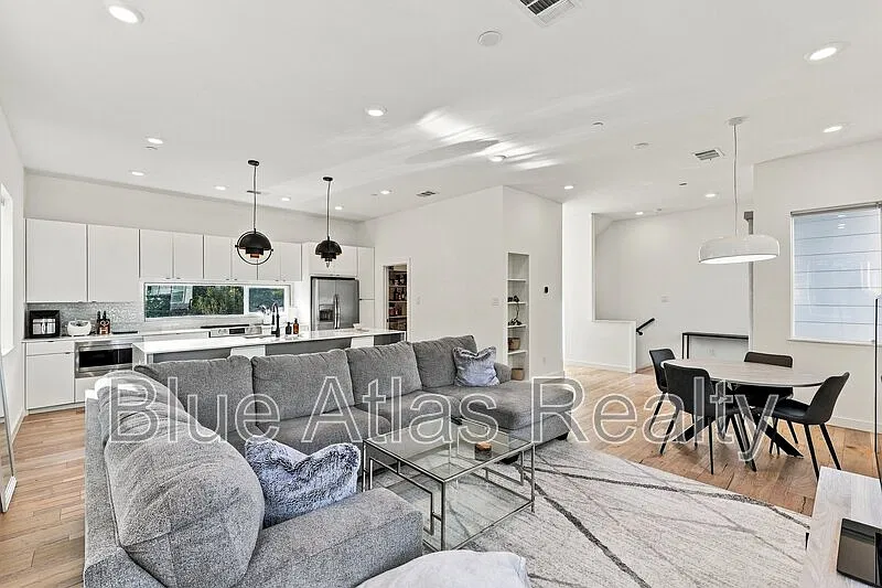 2 bed, 2.5 bath, 1800 sqft, $3,395 — Photo 1
